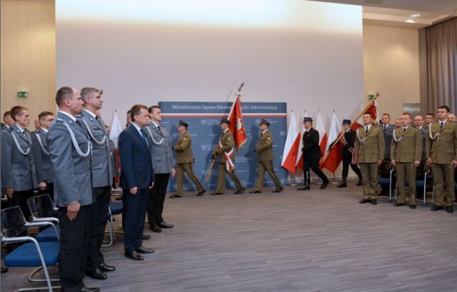 medale dla funkcjonariuszy - www.mswia.gov.pl