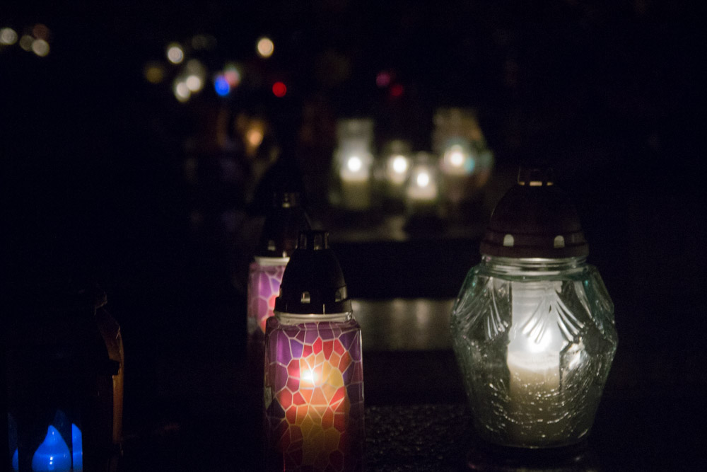 znicze na cmentarzu (1) - Tomasz Żmudziński