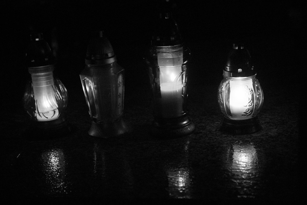 znicze na cmentarzu (5) - Tomasz Żmudziński