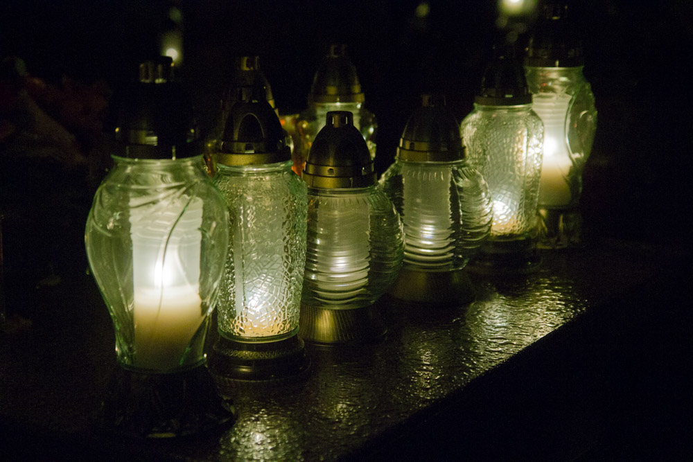 znicze na cmentarzu (4) - Tomasz Żmudziński