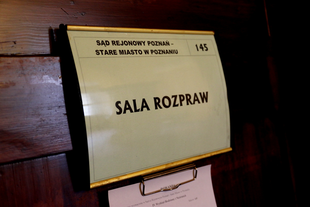 sąd sala sądowa rozpraw - Anna Adamczyk