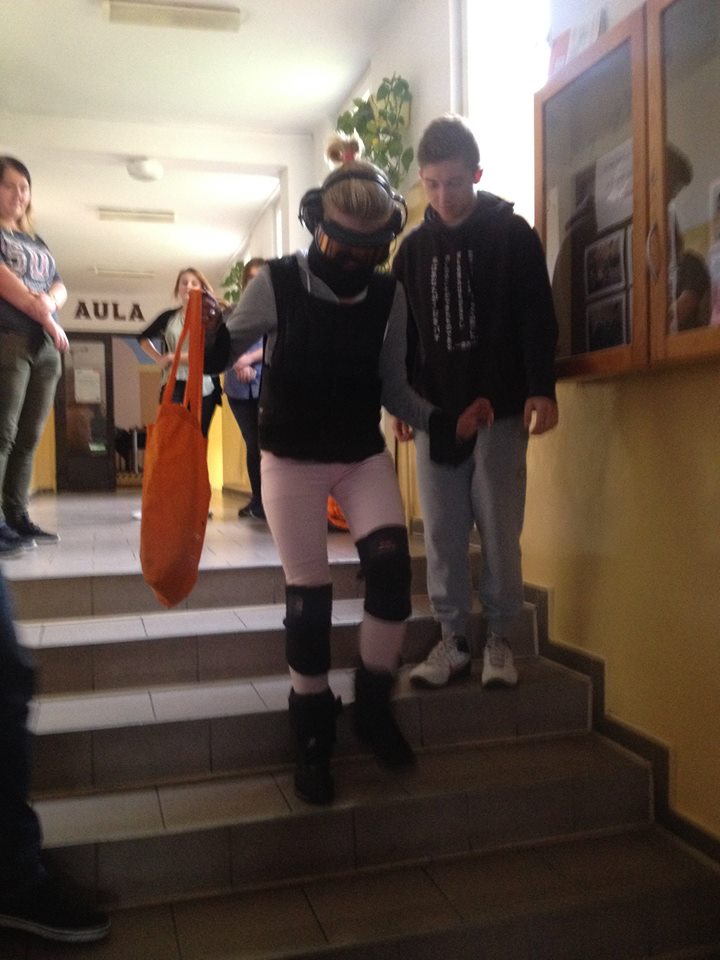 kombinezon starości - facebook.com/creo