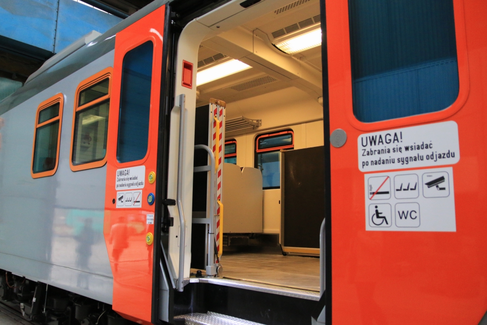 feniks en57 pociąg - Anna Adamczyk