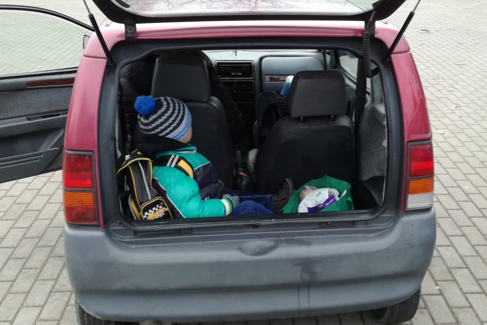 wiozła dziecko - Policja Konin