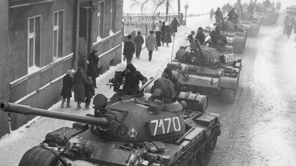 czołgi stan wojenny - J. Żołnierkiewicz - www.solidarnosc.gov.pl, Domena publiczna