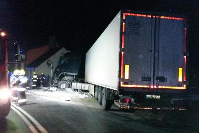 tir w budynku - KM PSP Kalisz