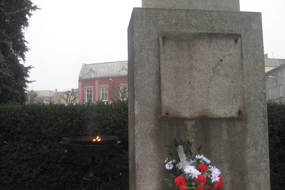 pomnik armii poznań - kradzież 1 - Rafał Regulski