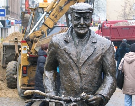 Ustawienie i odsłonięcie pomnika Starego Marycha - Radio Merkury S.A.