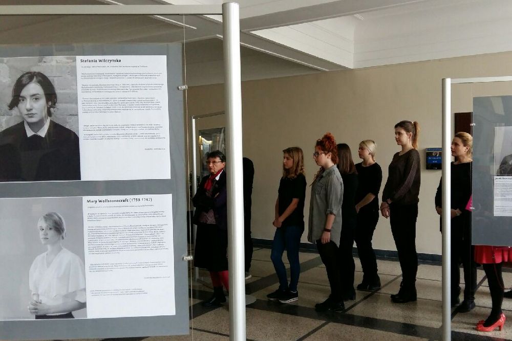 kobieca wystawa na UAM (1) - Magda Konieczna