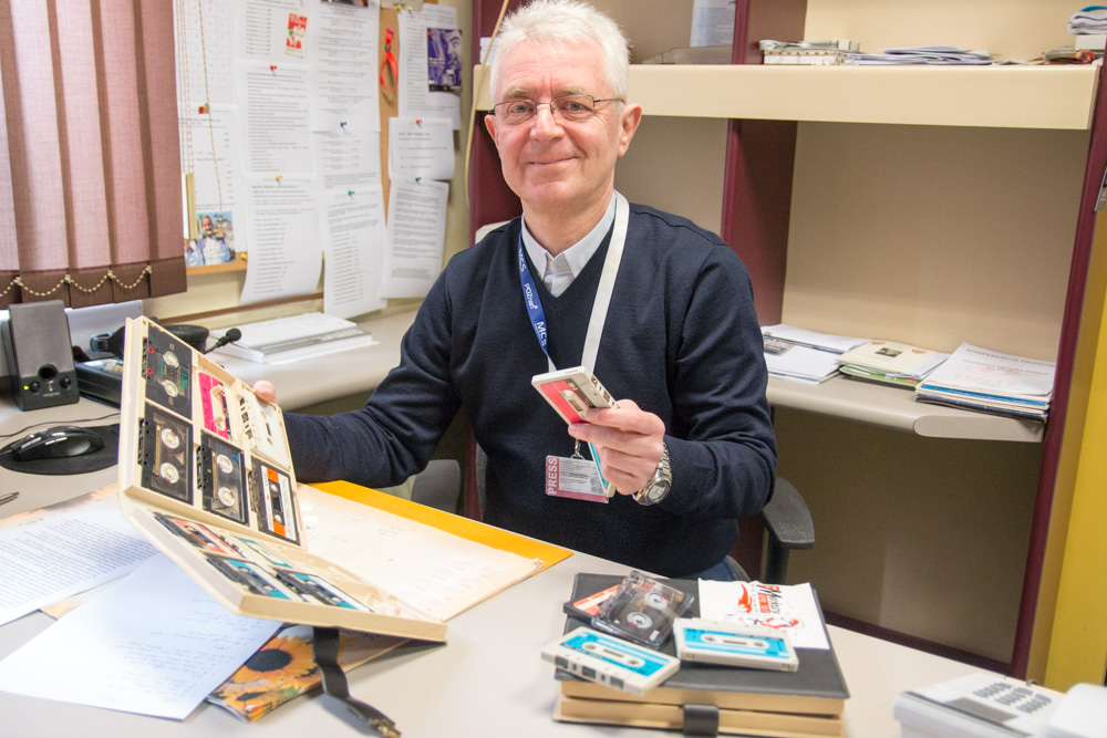 Krzysztof Ratajczak z kasetami (3) - Tomasz Żmudziński