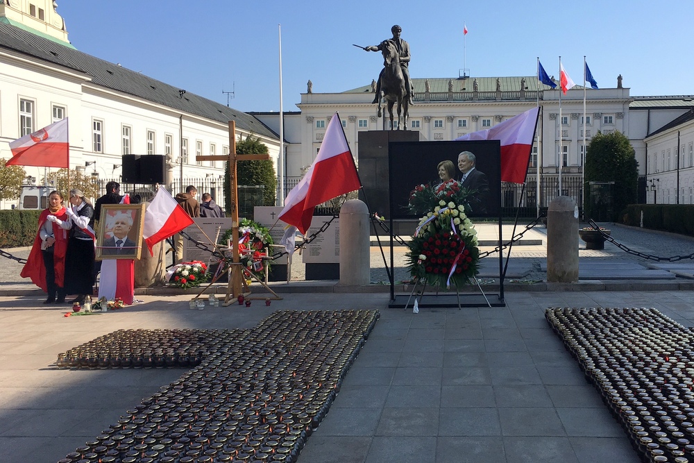 obchody rocznicy smoleńskiej (2) - Szymon Mazur