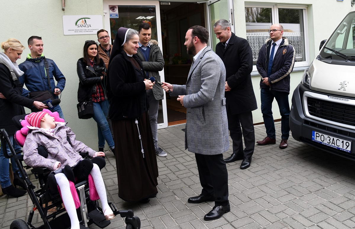 auto dla serafitek - Urząd Miasta Poznania