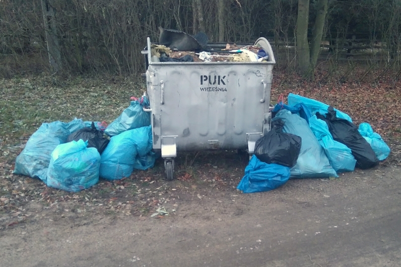 śmieci kontener - Czysta Nekla