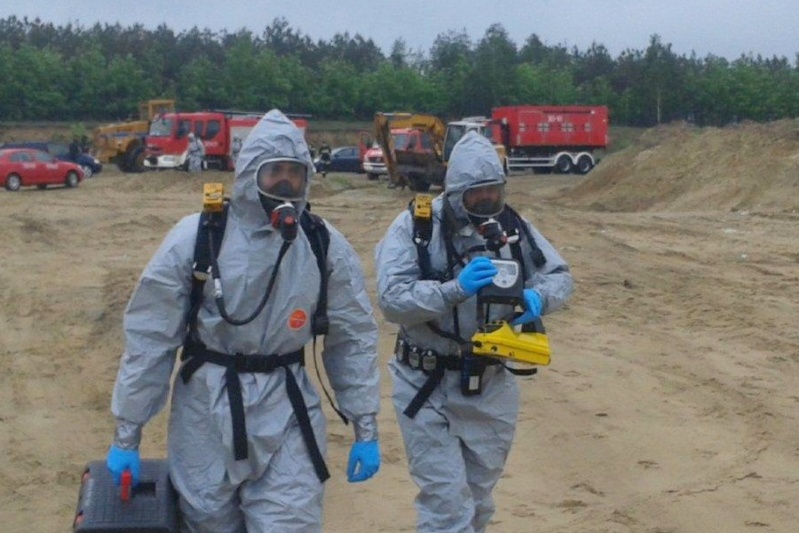 beczki w żwirowni - PSP Konin