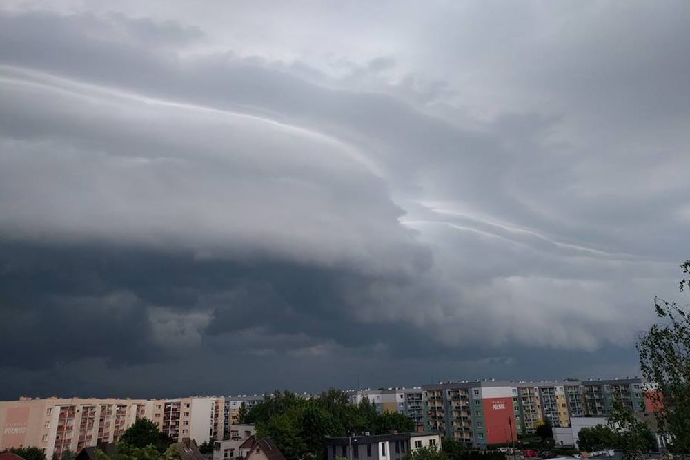 chmura burzowa - Nowy Tomyśl