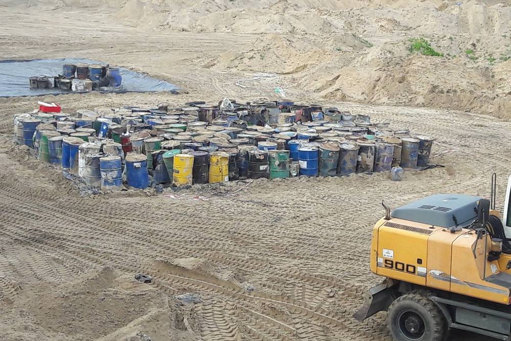 beczki z toksycznymi odpadami - Straż Pożarna Konin