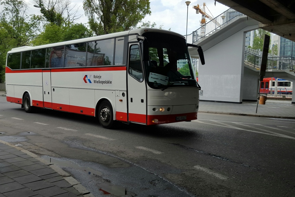 autobusy z poznania za pociąg - Michał Jędrkowiak