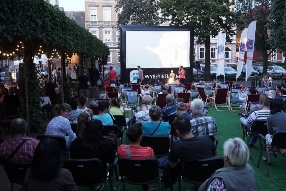 Kino pod chmurką - Urząd Miasta Leszno - Urząd Miasta Leszno