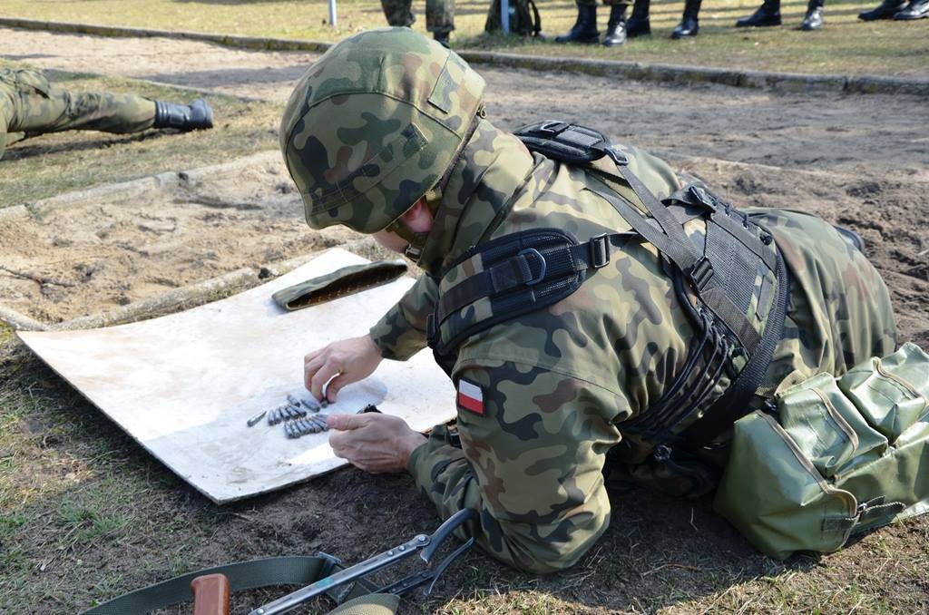wojsko strzela - chorąży Marcin Szubert