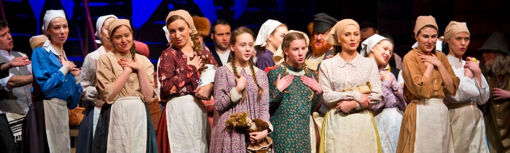 teatr muzyczny przedstawienie spektakl skrzypek na dachu żydzi - Teatr Muzyczny Poznań