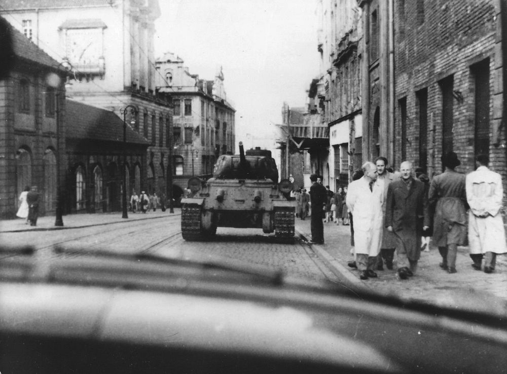 poznański czerwiec 1956 archiwalne 3-001 - odnalezione zdjęcie