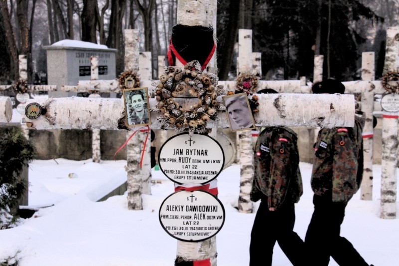 szare szeregi grob arsenałem alek rudy - Agnieszka Maciejewska