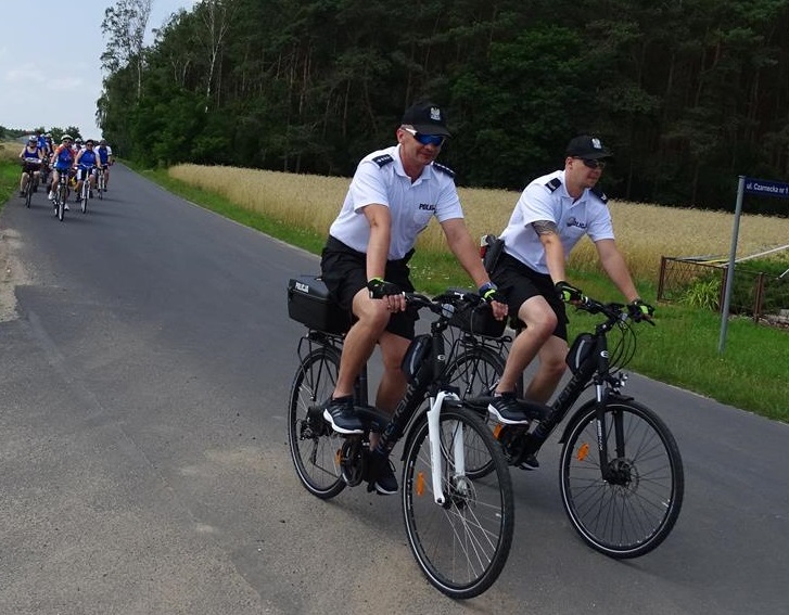 policjanci na rowerach policja rowery - Komenda Powiatowa Policji w Środzie Wlkp