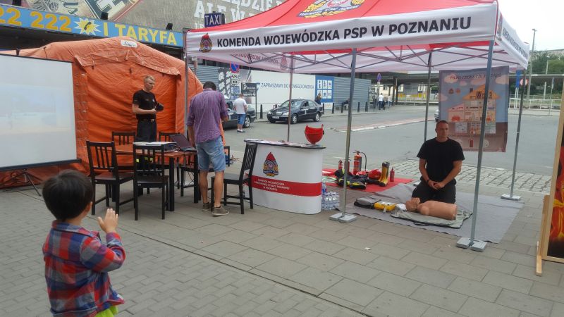 strażacy na dworcu - Michał Jędrkowiak