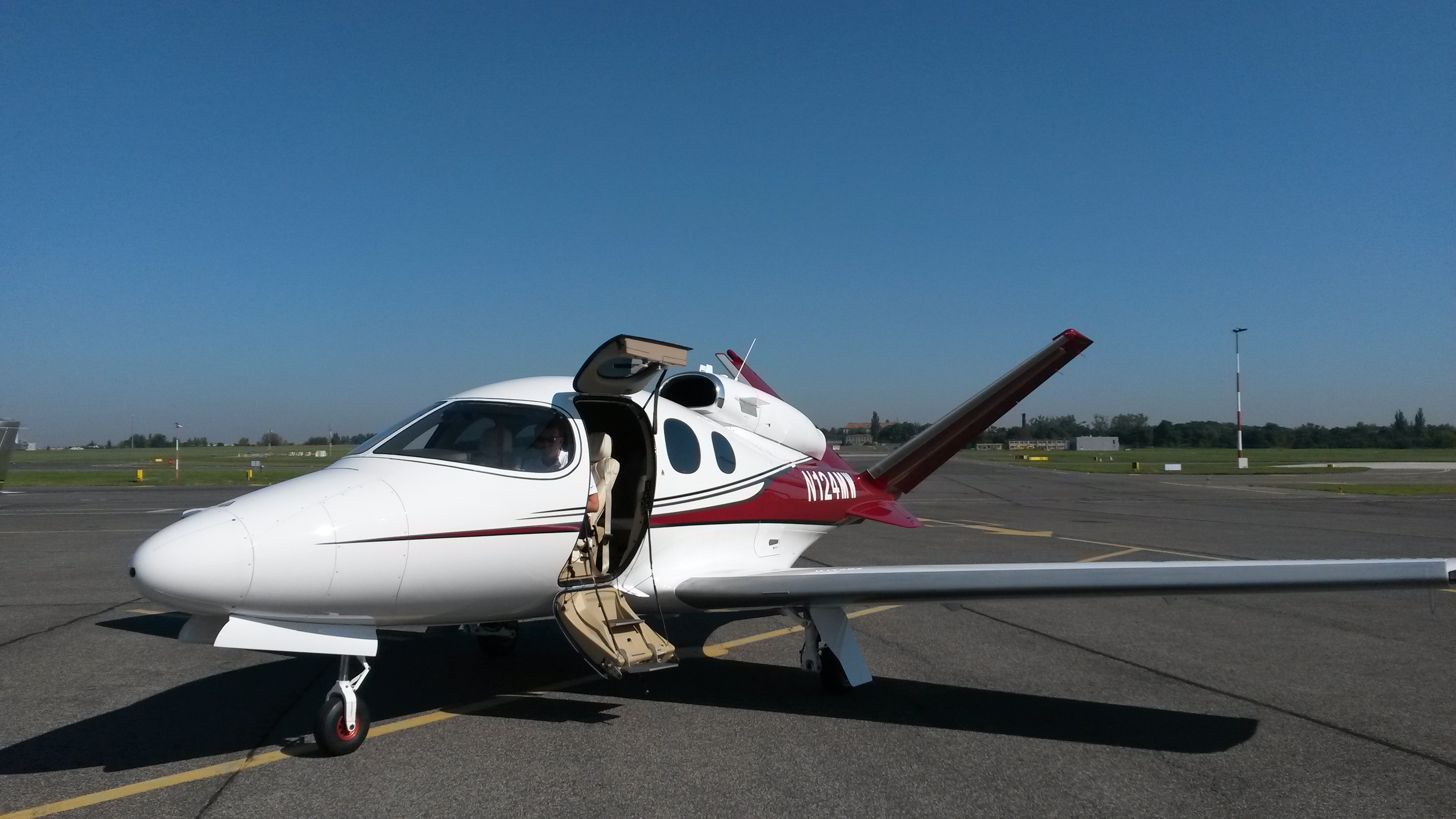 cirrus vision jet personal - Jacek Butlewski