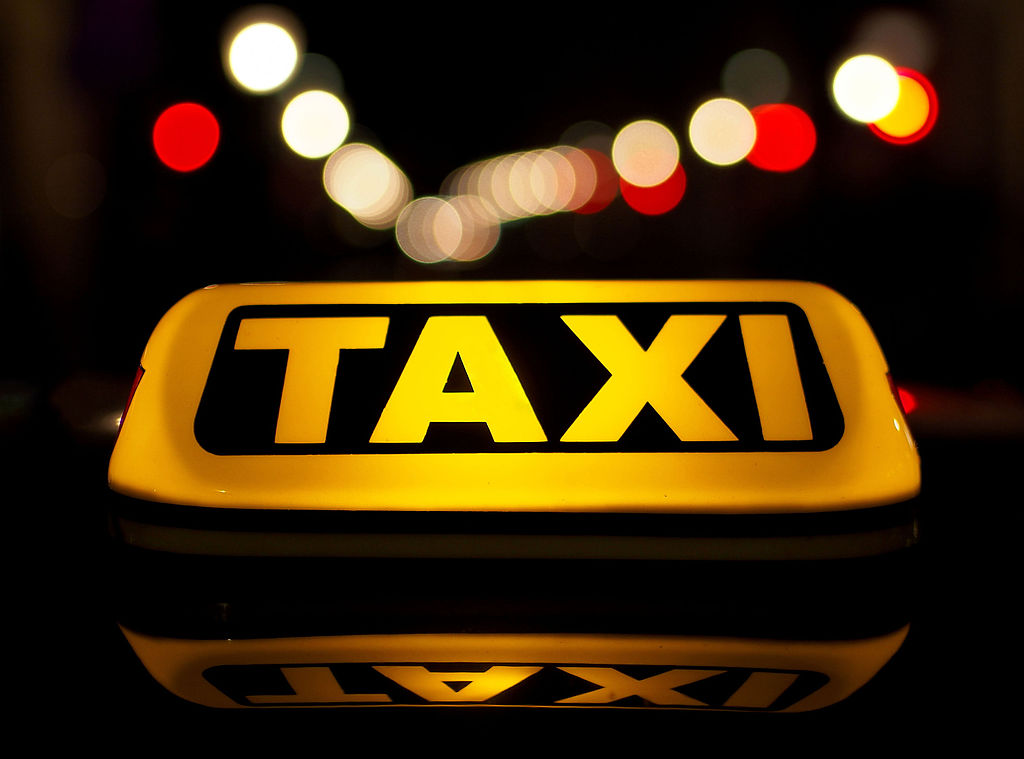 taxi taksówka - Petar Milošević - CC: Wikimedia Commons
