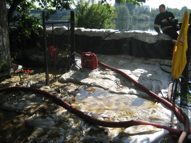 Obrona klubu Tryton - WUW