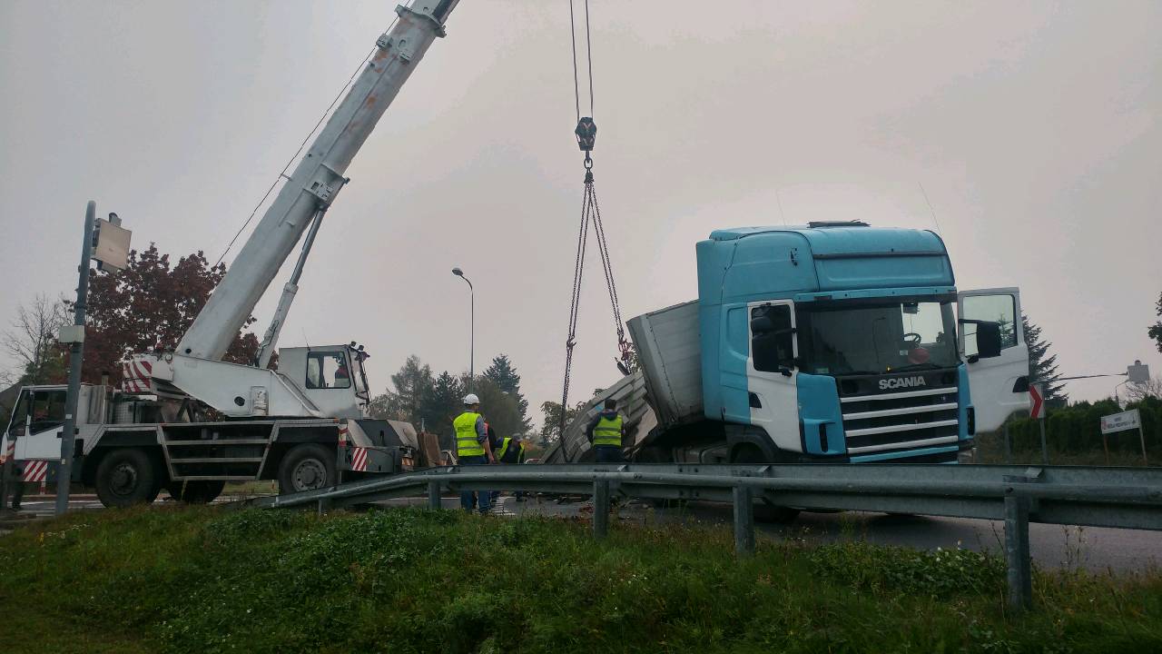 wypadek tira - Policja Oborniki