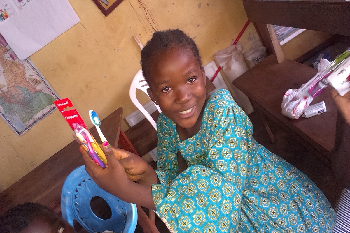 Afryka Redemptoris Missio szczoteczki dentysta pomoc - Redemptoris Missio