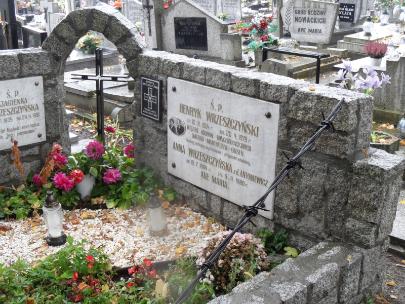 Trzemeszno. Grób Henryka Wrzeszczyńskiego, więźnia obozów w Dachau i Mauthausen - Gusen.