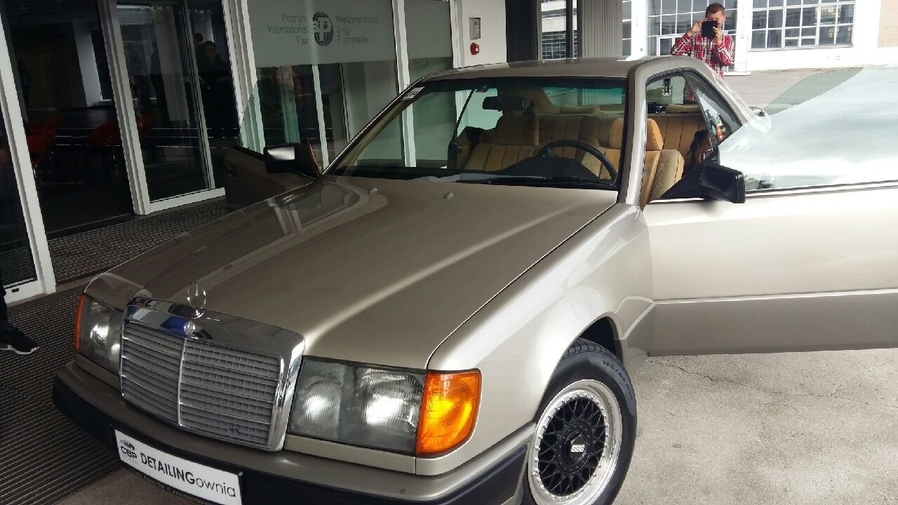 mercedes retro moto show - Magdalena Konieczna