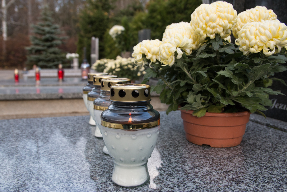 cmentarz 1 listopada wszystkich świętych zaduszki - Karolina Rej