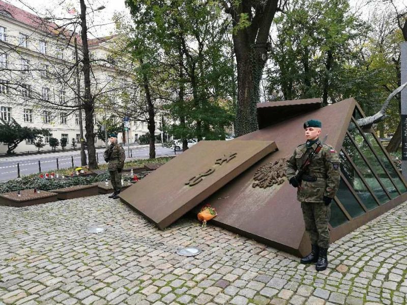 znicze pomik państwa podziemnego - plut. Paweł Żelazowski - SPWL