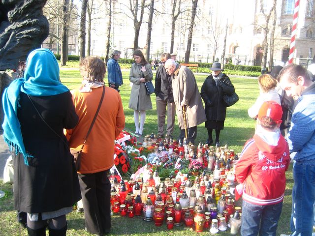 Marsz Gazety Polskiej pod pomnik Katynia - Jacek Butlewski