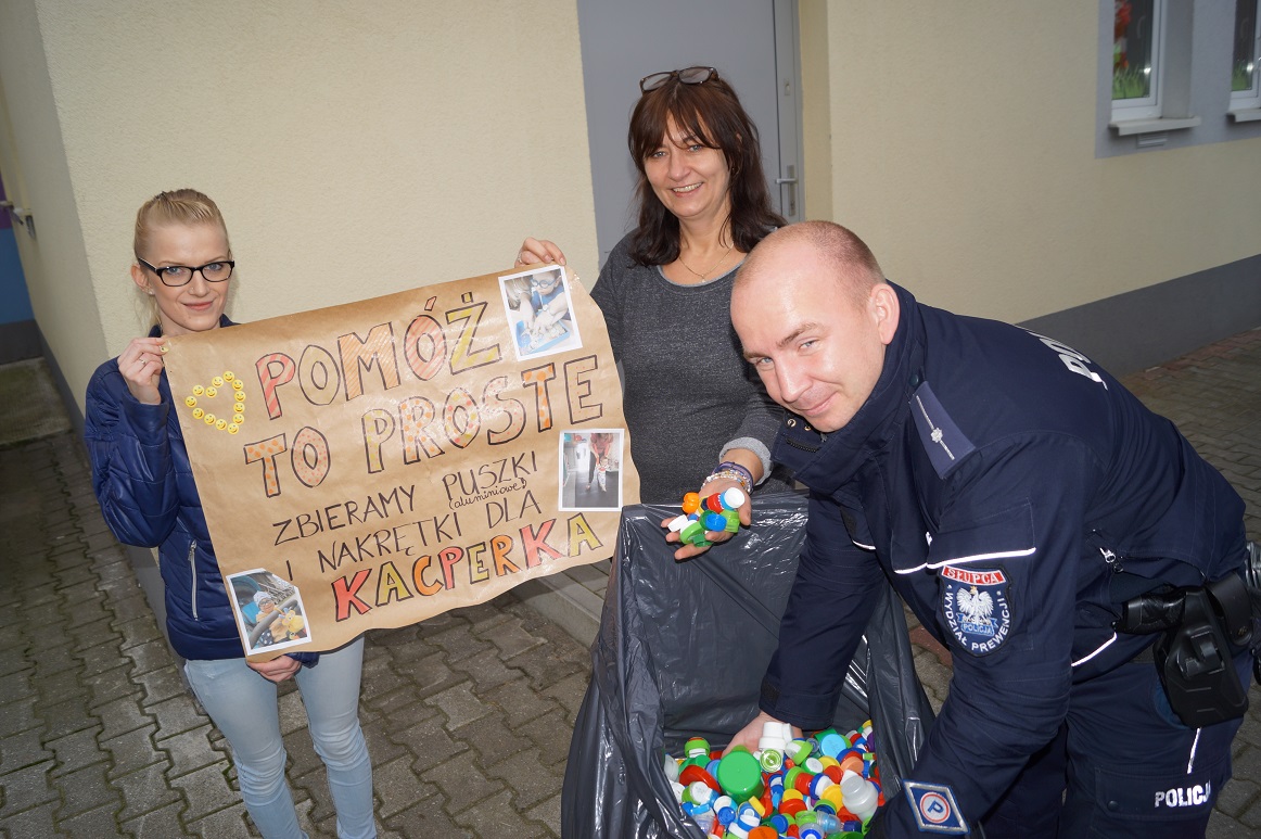 słupca policjanci nakrętki - KPP Słupca
