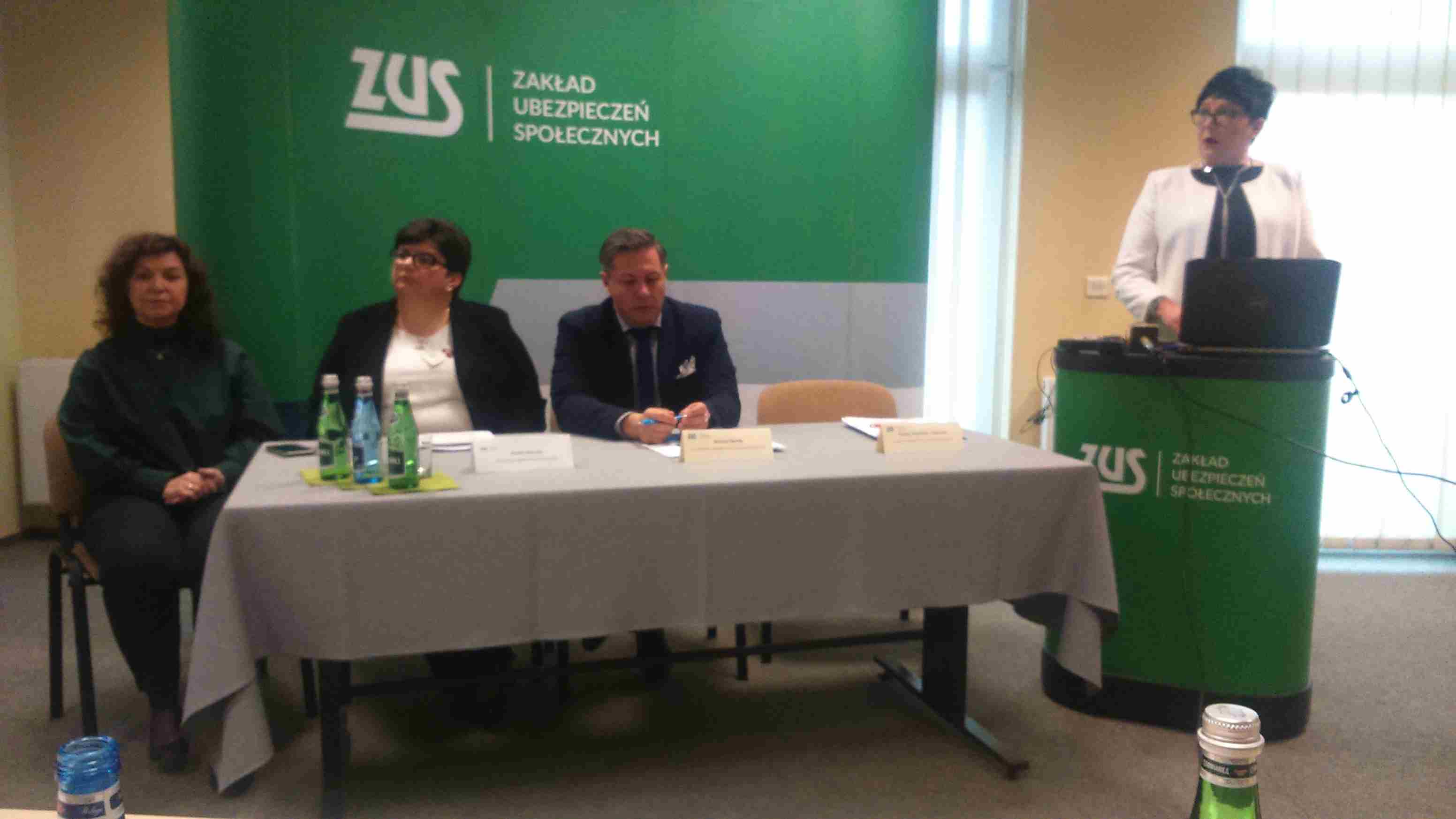 konferencja zus obniżony wiek emerytalny - Jacek Marciniak