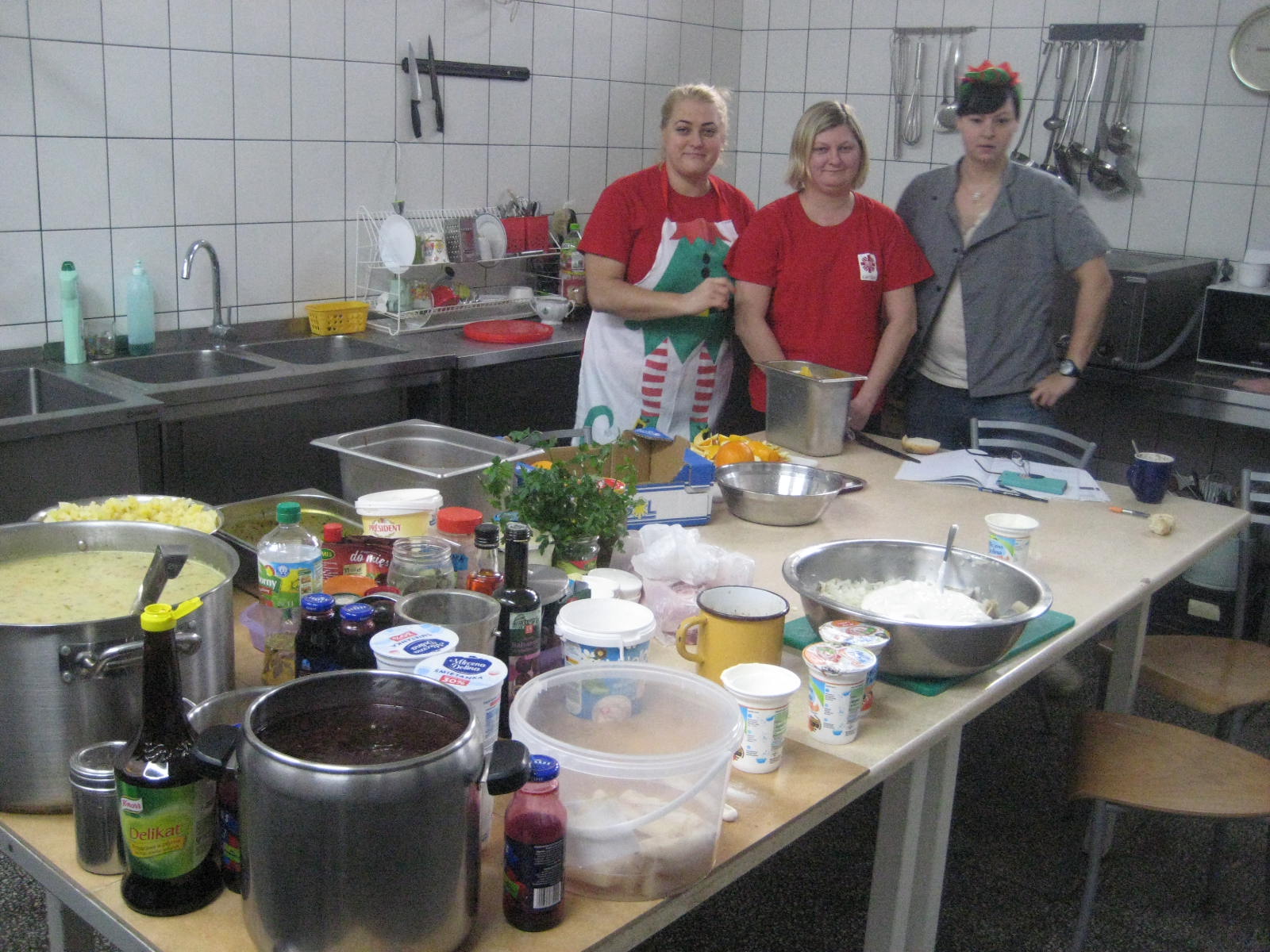 Kuchnia Caritas przygotowania wigilia bezdomni Gniezno - Rafał Muniak