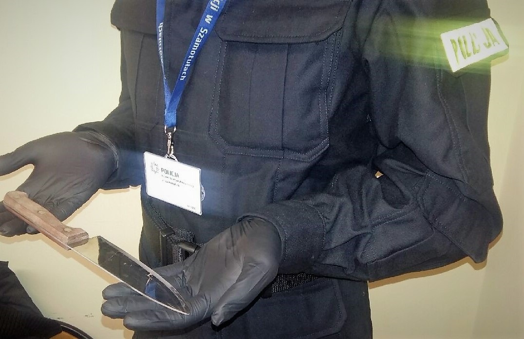 policja nóż przestępstwo - KPP Szamotuły