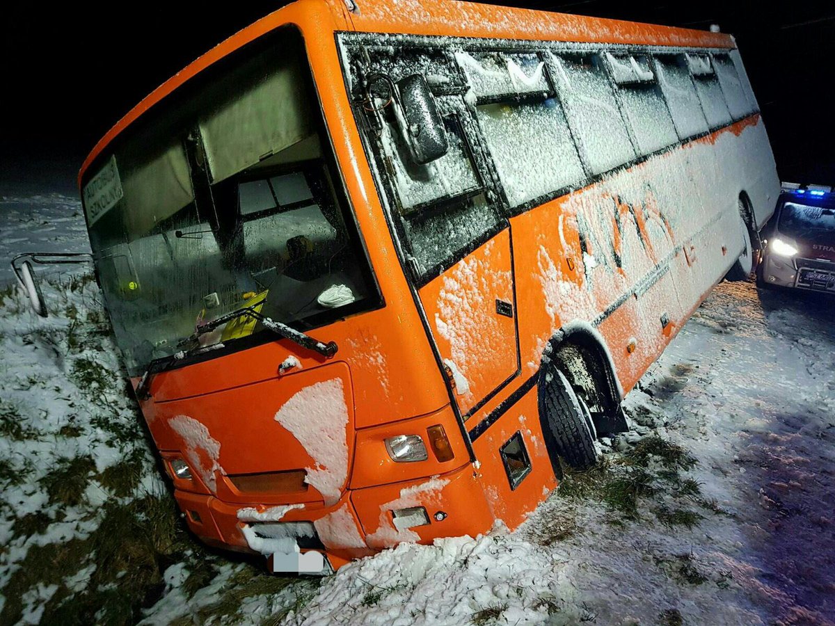 AUTOBUS SZKOLNY WYPADEK - KWP Poznań