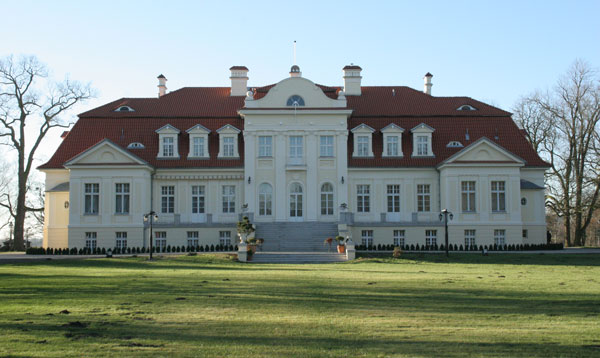 winna góra pałac - Cronwood - CC: Wikimedia Commons