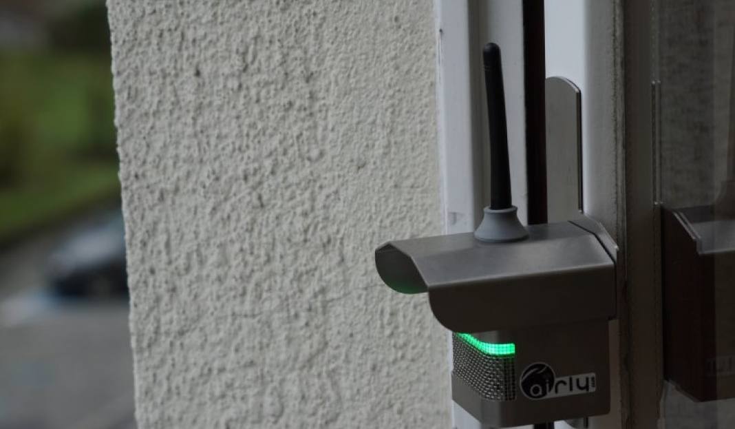 czujnik powietrza smog - airly.eu