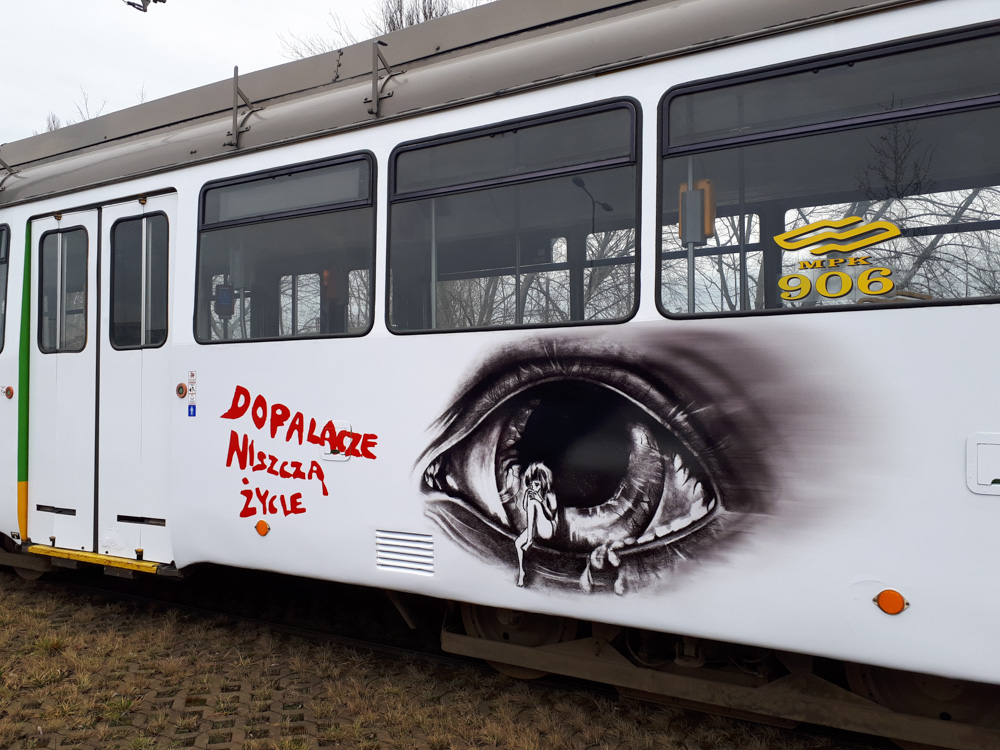 dopalacze niszczą życie tramwaj mpk - Karolina Rej