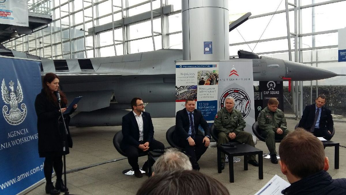 stop lat lotnictwa - Magdalena Konieczna