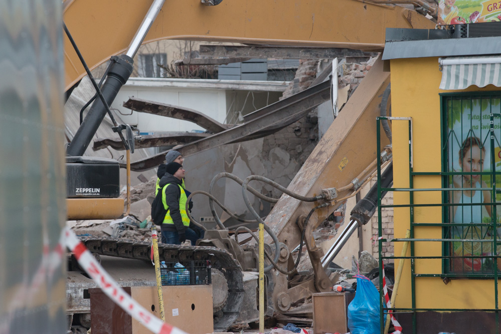 wybuch kamienica dębiec - Karolina Rej