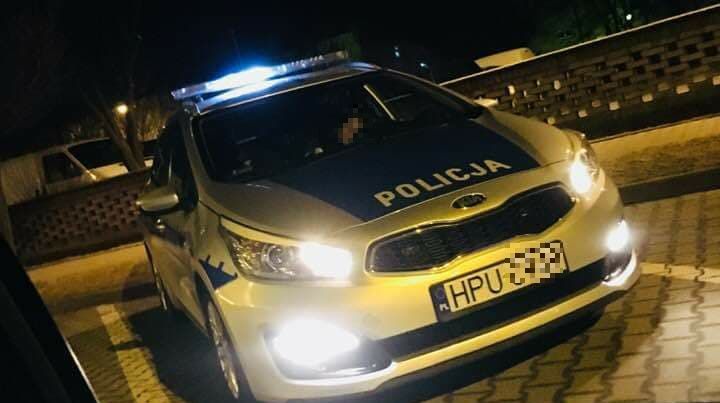 policja radiowóz śpią