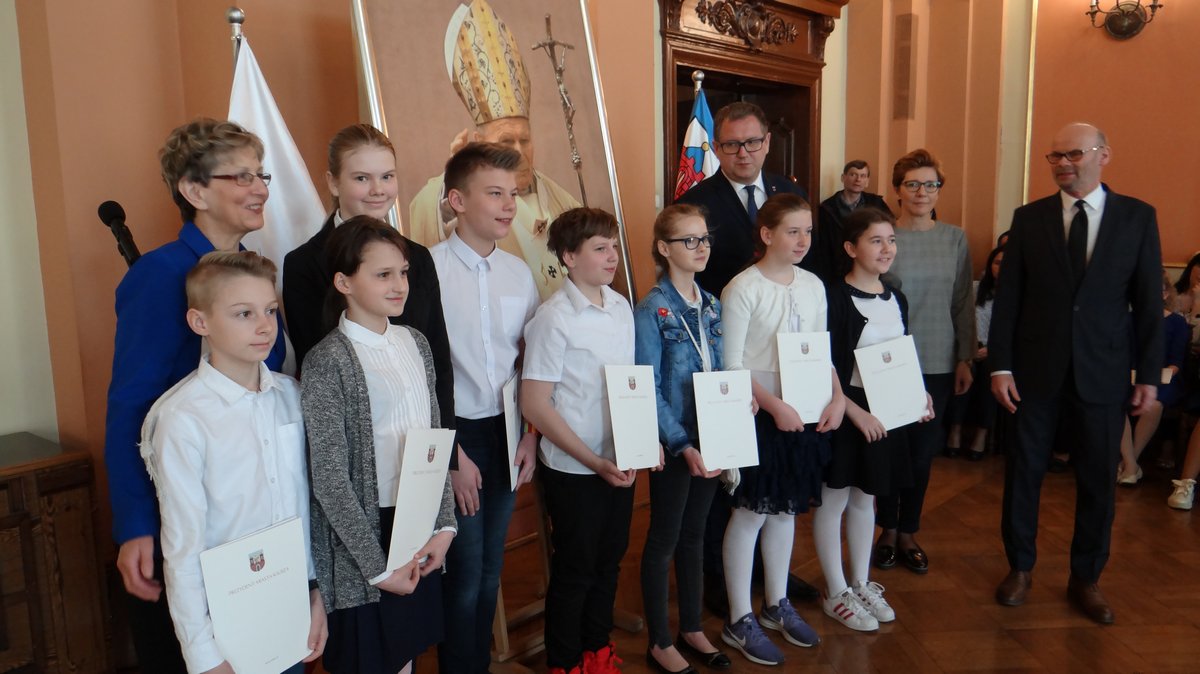 stypendia jana pawła ii kalisz - faktykaliskie.pl